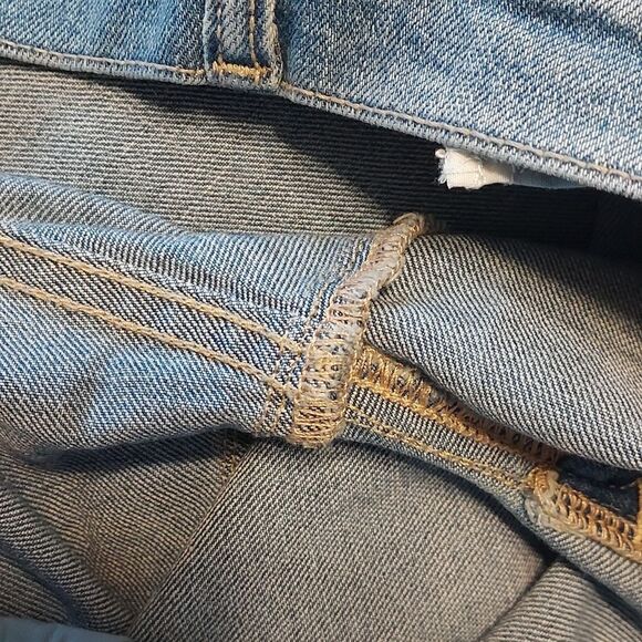 Old Navy LeBoyfriend Jeans 10 - Picture 8 of 8